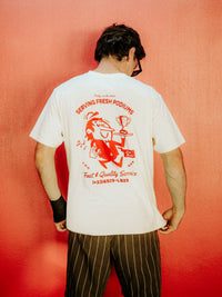 T-SHIRT SERVING FRESH PODIUMS